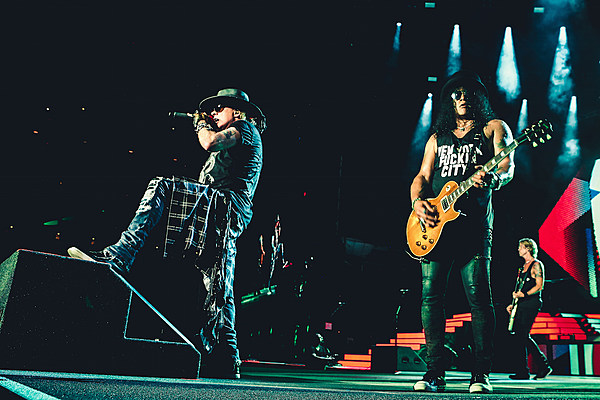 Guns N ‘Roses hace un cover de Velvet Revolver en vivo