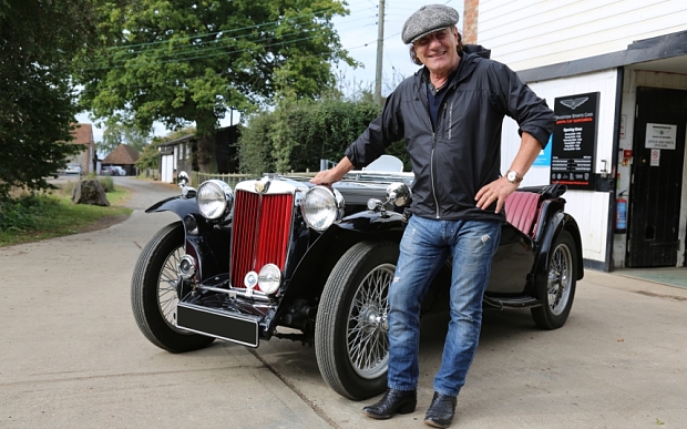 Brian Johnson ha encontrado nuevo trabajo