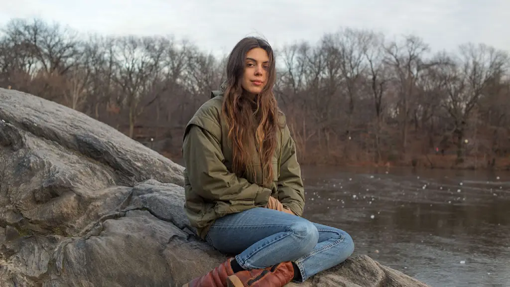 Julie Byrne Anuncia Su Ep Laugh Cry Laugh Pirate Rock Radio